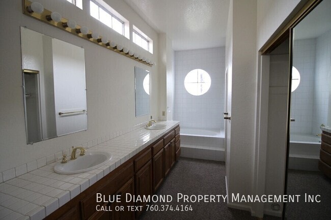 Photo - 1692 Hermosita Dr