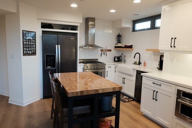 Building Photo - 13045 Pacific Promenade Unit 436