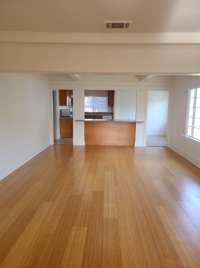 Photo - 522 N Hobart Blvd Unit 522 N. Hobart Bl.