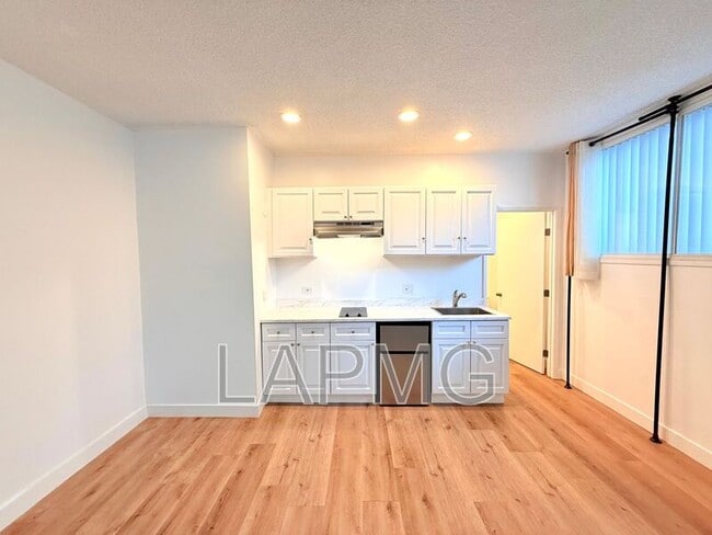 Photo - 804 A Princeton St