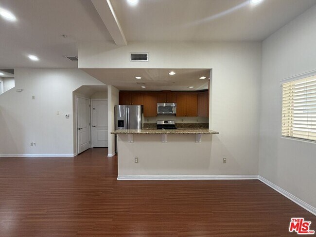 Photo - 15024 Magnolia Blvd Unit 102