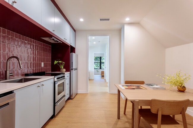 Photo - 4541 Melbourne Ave