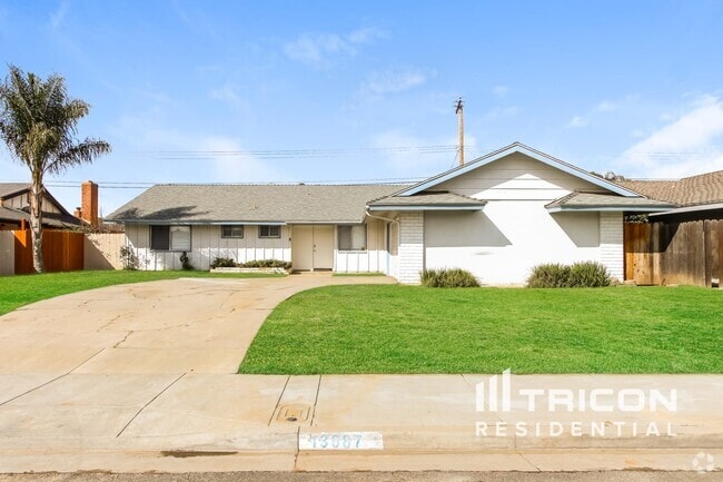 Building Photo - 13687 Boeing St Rental