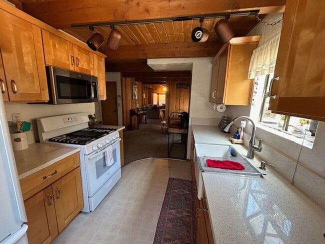 Photo - 272 Imperial Ave