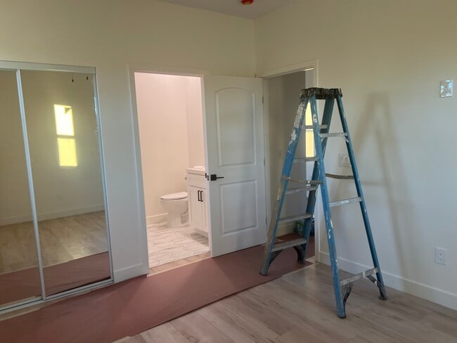 Photo - 7538 Cozycroft Ave