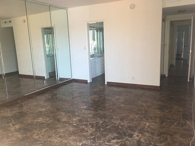 Master bedroom - 11044 Ophir Dr Unit Penthouse E