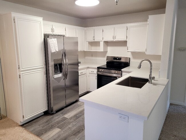 Photo - Cute and Cozy 2Br/2Ba second floor Condo in The Summit