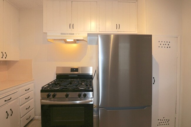 Photo - Lincoln Avenue Unit 1053