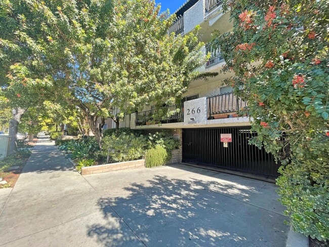 Building Photo - 266 S Madison Ave Unit 301