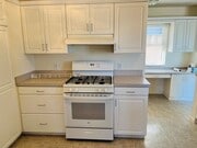 Photo - Charming 3 bedroom 2 bathroom house!