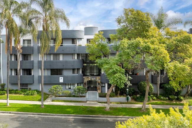 Alternative View - Poinsettia Club