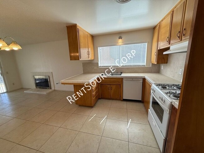 Photo - 1177 W Ave J-11