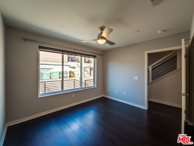 Photo - 2926 Rowena Ave Unit 2