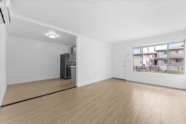 Building Photo - 376 N Ave 57 Unit 08