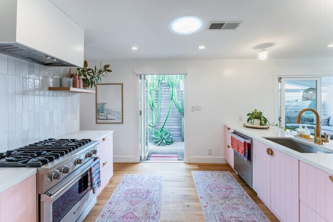 Photo - 133 2nd St Unit ID1068279P