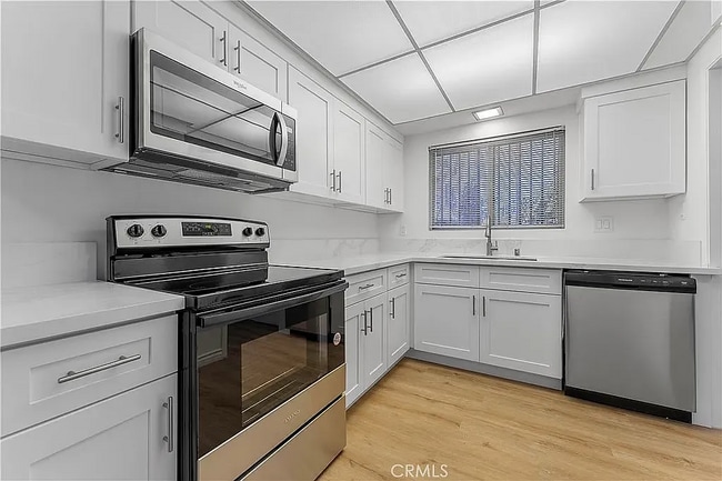 Building Photo - 1015 N Michillinda Ave Unit 114