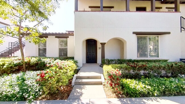 Building Photo - 37 Spanish Lace Unit -