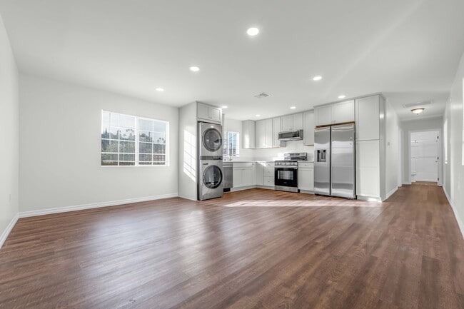 Building Photo - 2279 India St