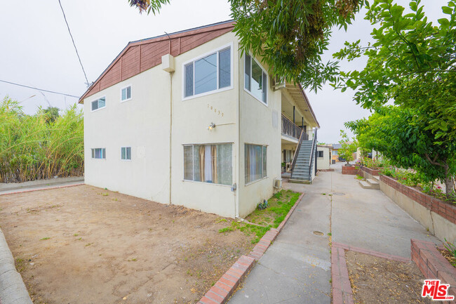 Photo - 10039 Haines Canyon Ave Condo Unit D
