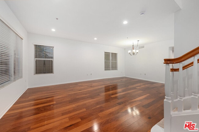 Building Photo - 6020 S Seabluff Dr Unit 116