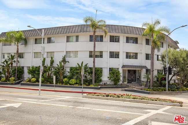 Building Photo - 8490 Fountain Ave Unit 203