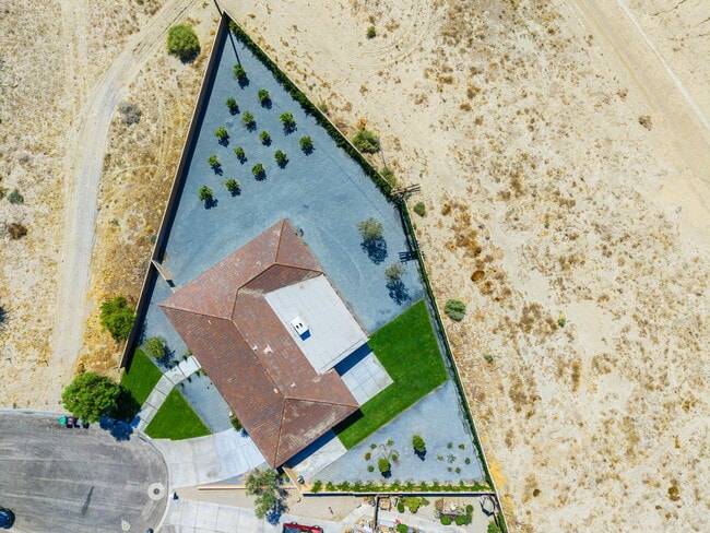 Photo - 79869 Hummingbird Ln House