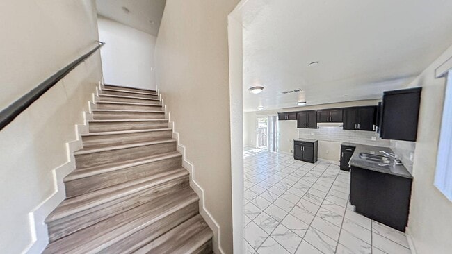 Photo - 630 1/2 W 79th St