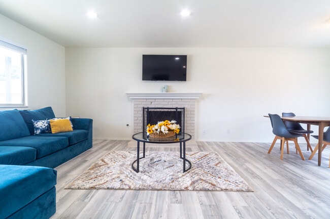 Photo - 3950 Agena Way