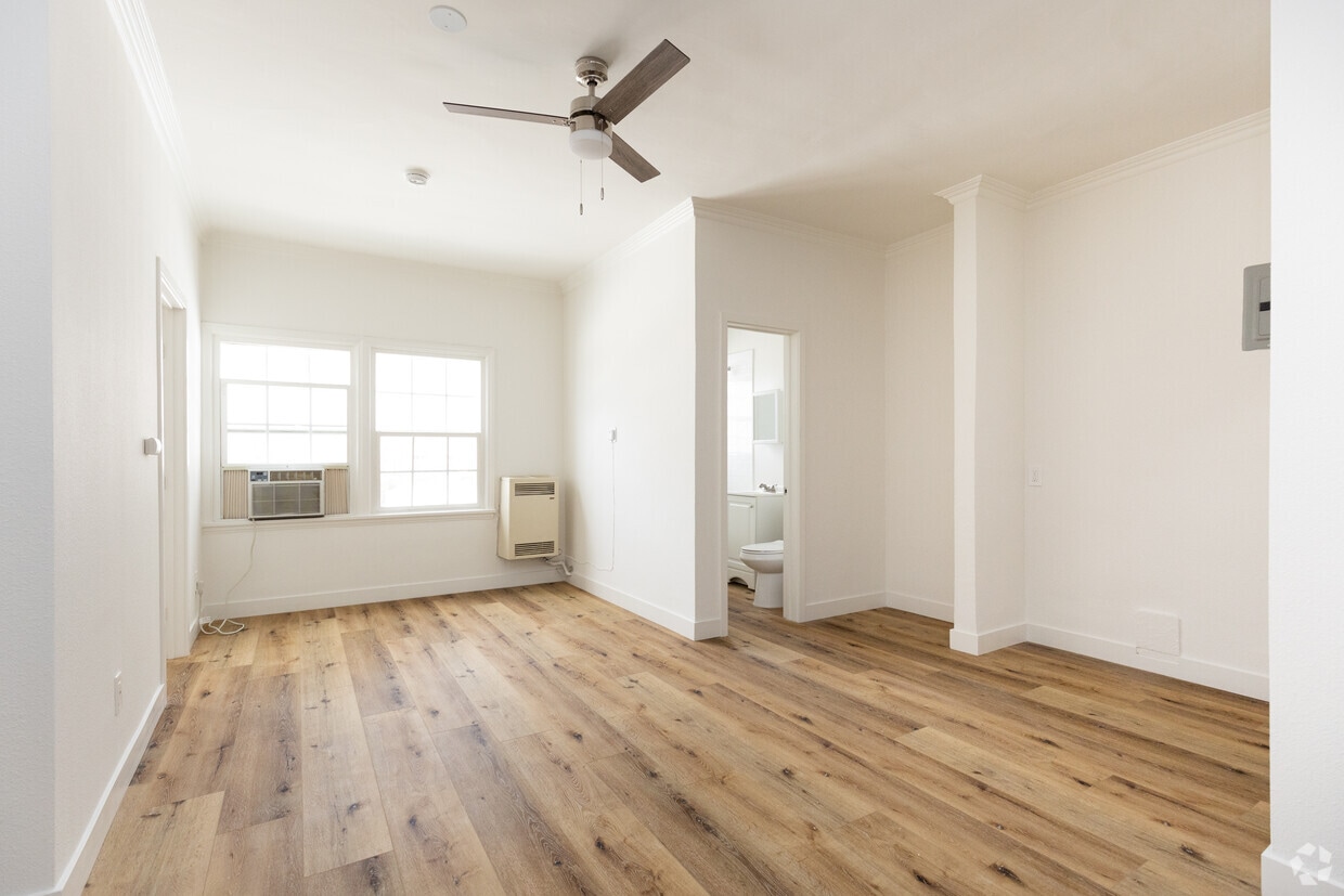 Floor Plan - Studio