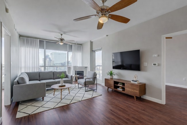 Photo - 300 W Beech St