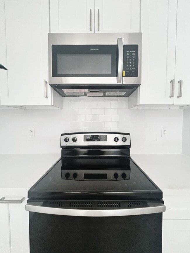 Photo - Eldora, 10313-10321 1/2 Unit 10319 1/2 Eldora Rear ADU Rt