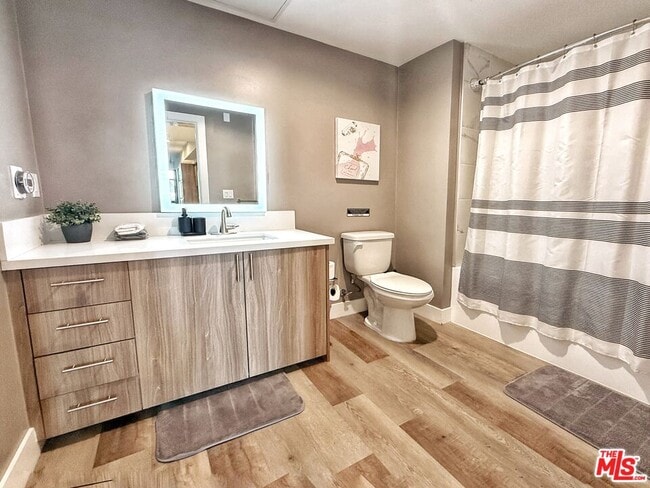 Photo - 723 S St Andrews Pl Unit 312