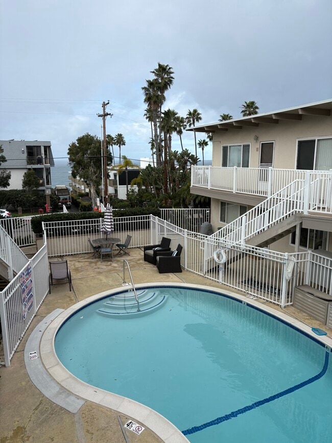 Photo - Maui Apartments