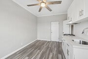 Studio, 1BA - 225SF - Living Space - Hollywood Melrose Apartments