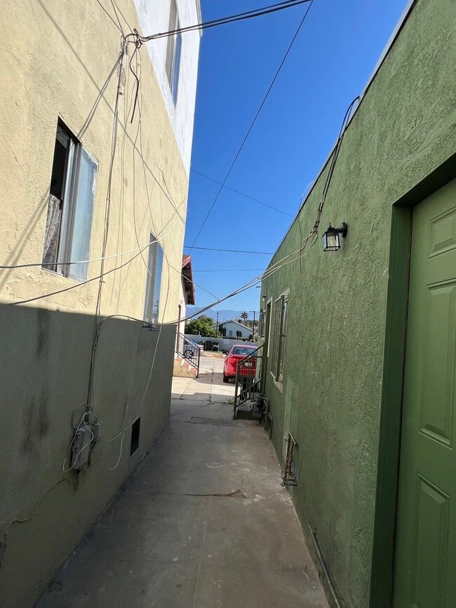 Photo - 2815 1st St Unit 2817 1/2 B