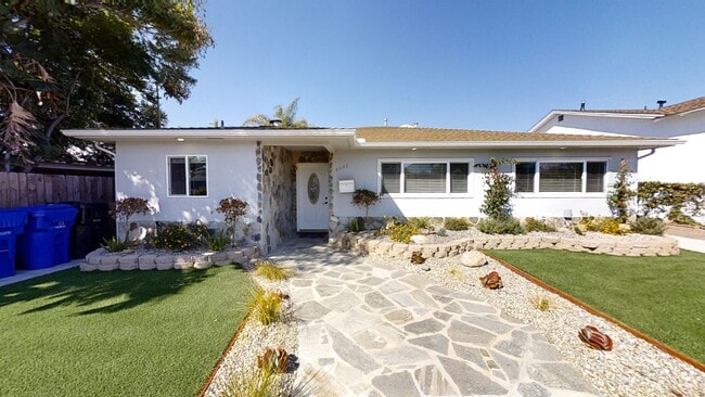 4BD 2BR, Separate Backyard - 4BD 2BR, Separate Backyard