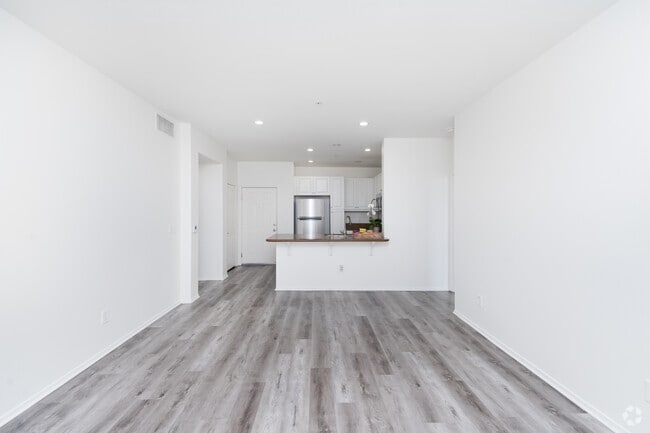 2BR, 2BA - 1007SF - Living Room - Glendora Park Place Apartments