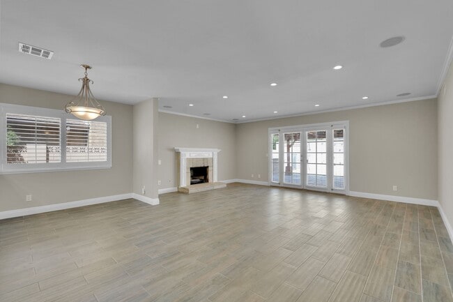 Photo - 20111 Lakemore Dr