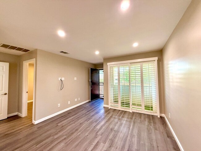 Photo - Palm Springs Villas 2 - Unfurnished - Long Term - End unit