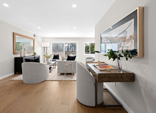 Building Photo - 266 S Madison Ave Unit 266