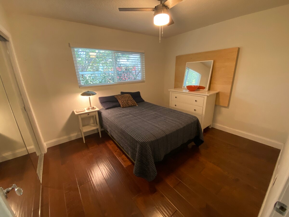 Photo - 105 E 35th St Unit BSINGLEROOM