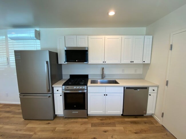 Photo - Studio - Downtown Santa Barbara Unit H