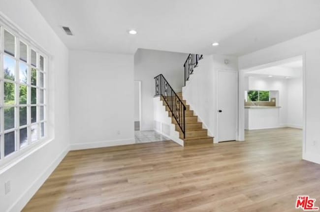 Photo - 5655 Ramara Ave