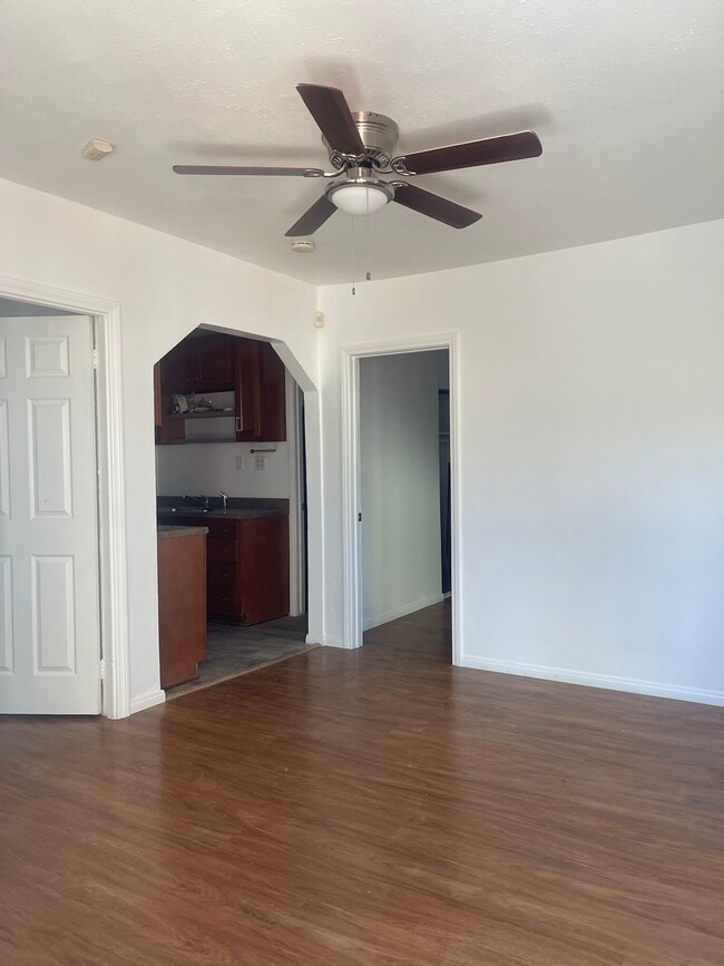 Building Photo - 1118 N Norman Ct Unit 1