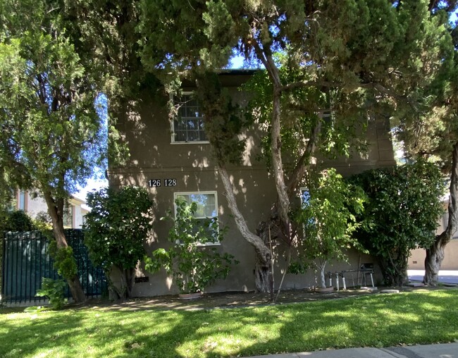 Building Photo - 128 N Maple Street