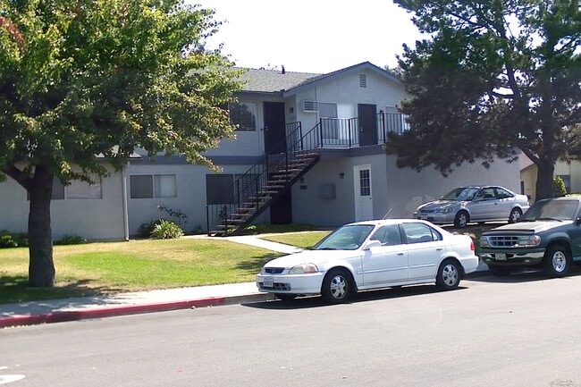 Building Photo - 11243 Western Ave Unit 11243