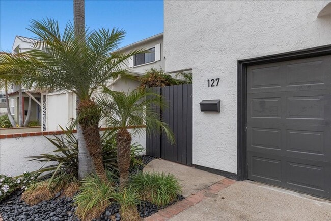 Photo - COMPLETELY REMODELED, BRIGHT & AIRY, TRI-LEVEL HOME W/ TOP-FLOOR GREAT ROOM LIVING SPACE, 2-CAR G...