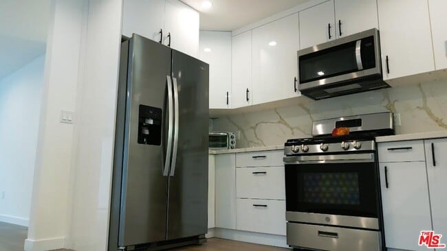 Photo - 4522 Mammoth Ave