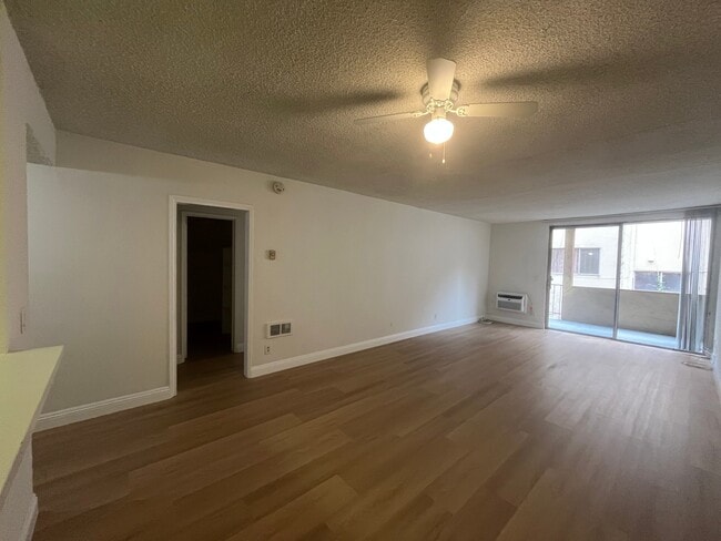 Photo - 300 S Gramercy Pl Unit 108