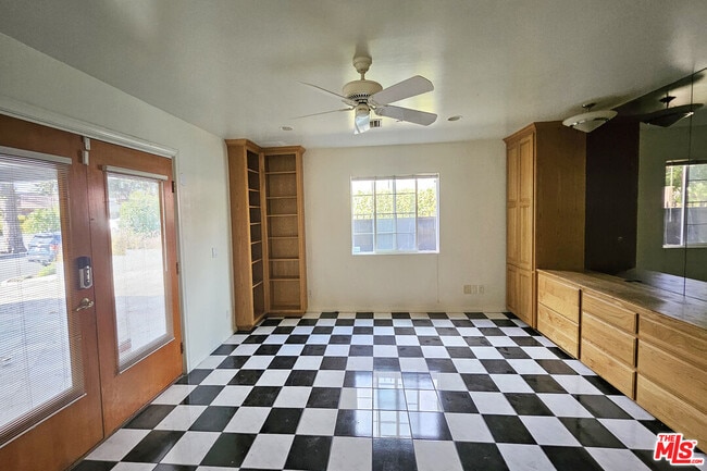 Photo - 302 N Griffith Park Dr